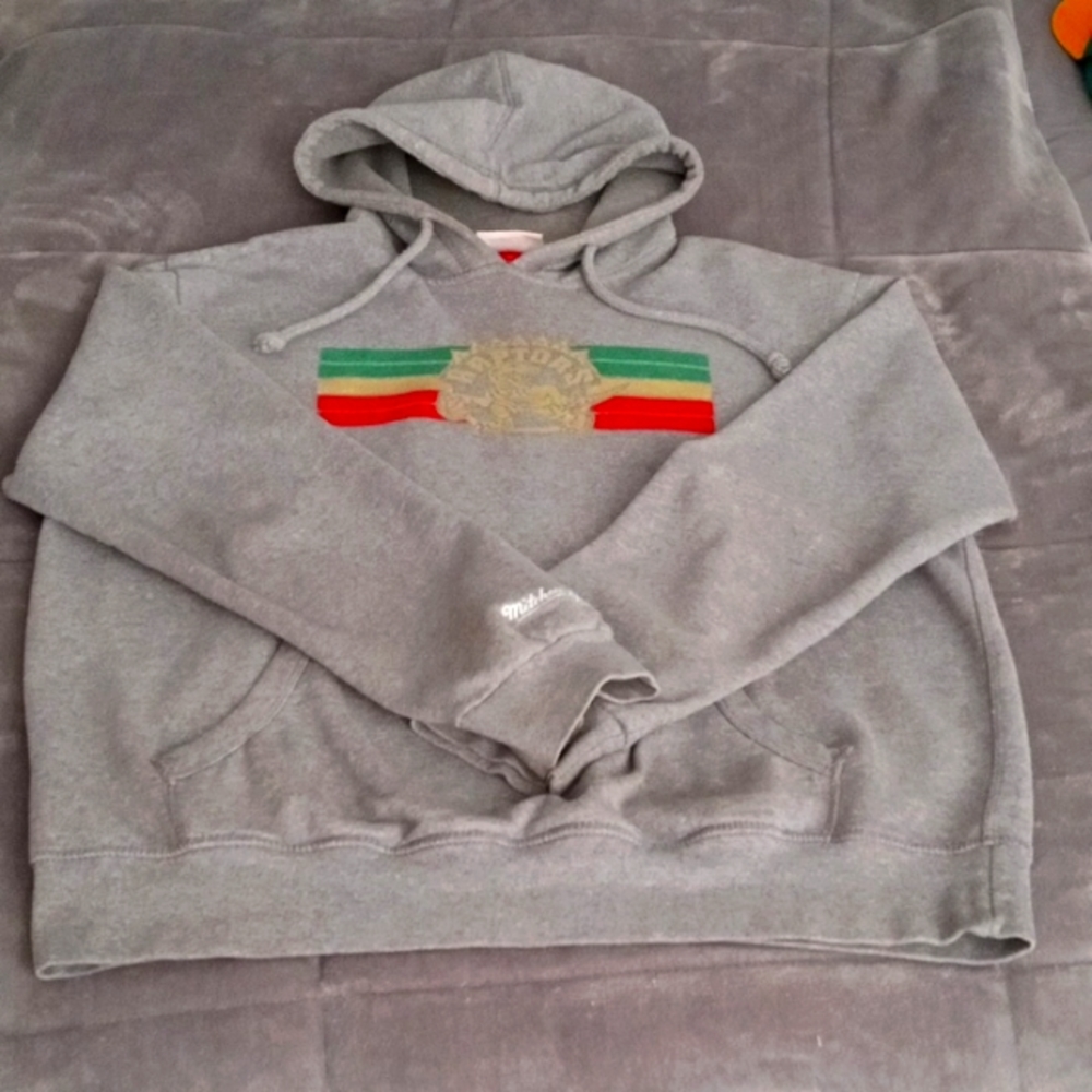 Toronto Raptors/Jamaican Flag Mitchell & Ness Large Womens Hoodie